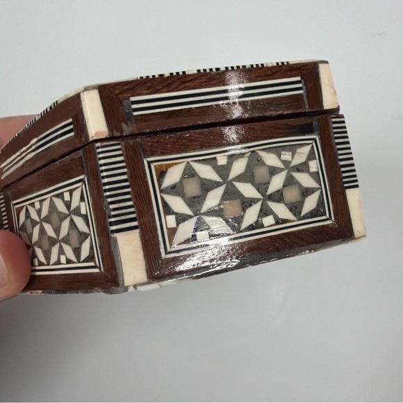 Mother of Pearl Jewelry Hexagon Handmade Inlaid Mother of Pear Trinket Box - Picture 3 of 9